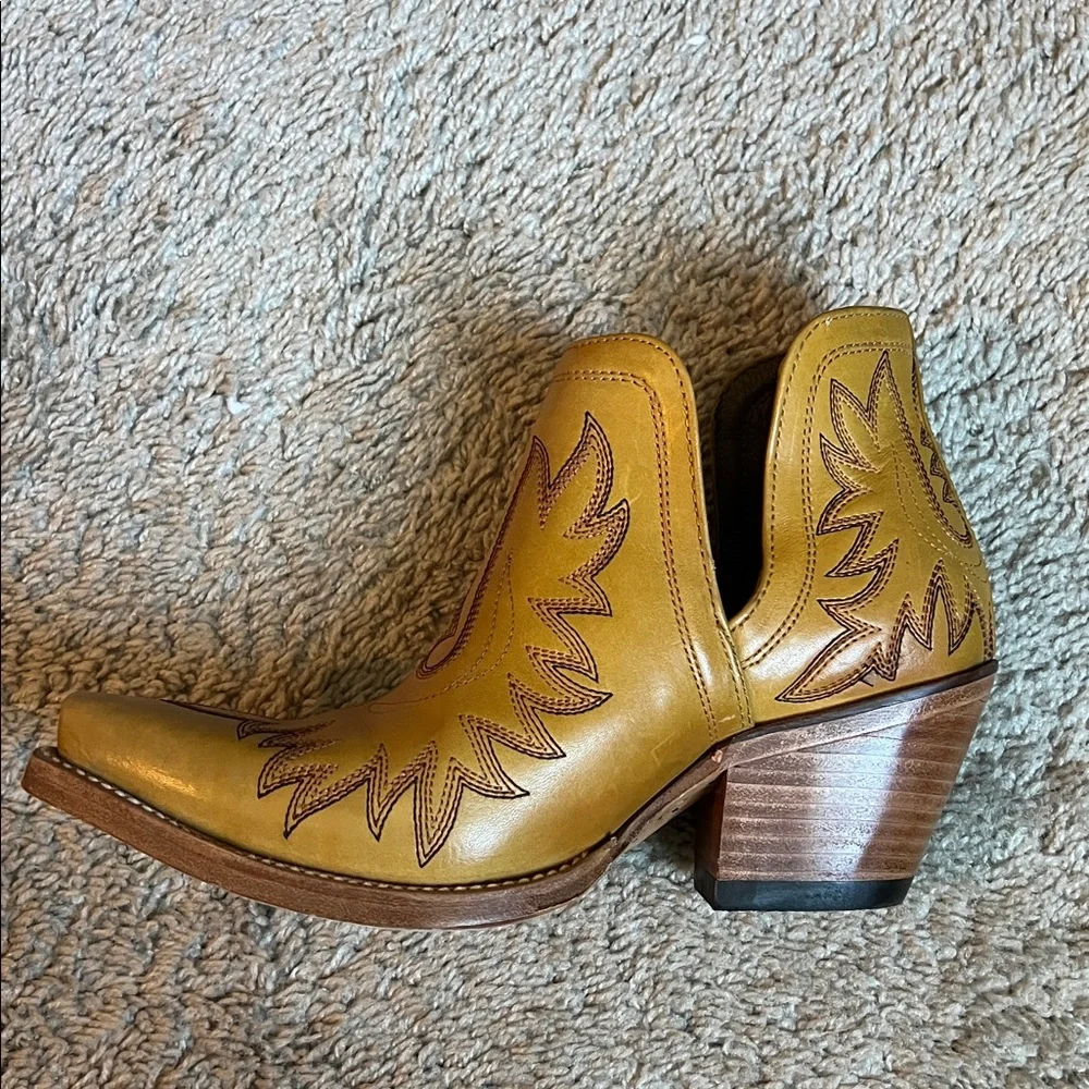 Ariat Light mustard yellow brown Leather Booties. - Picture 7 of 7